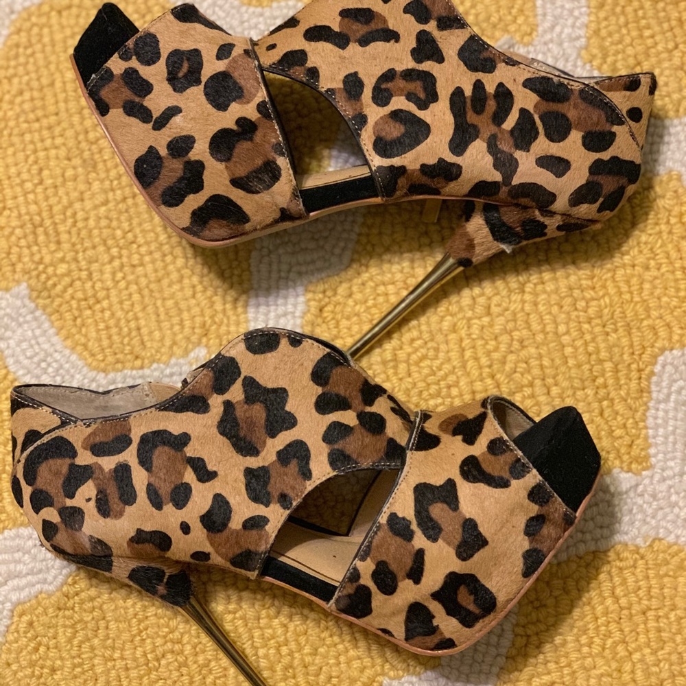 COLIN STEWART Leopard Heels